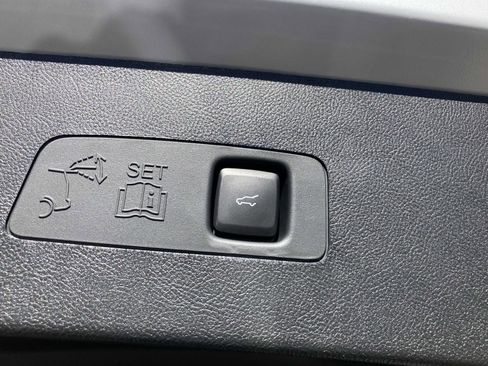 New 2025 Lincoln Corsair Reserve image 16