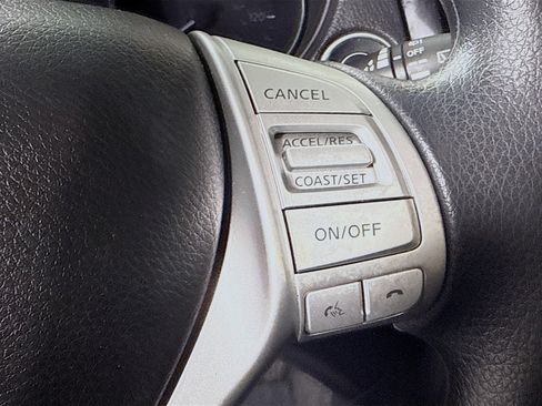 Used 2016 Nissan Rogue SV w/ SV Premium Package image 15