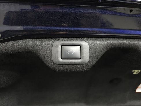 Used 2025 Lexus ES 350 w/ Luxury Package image 8