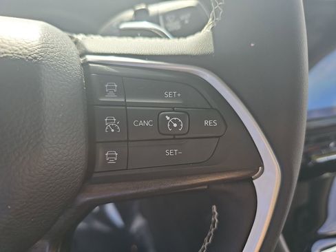 Certified 2023 Jeep Grand Cherokee L Limited w/ Luxury Tech Group II AWD/4WD image 19