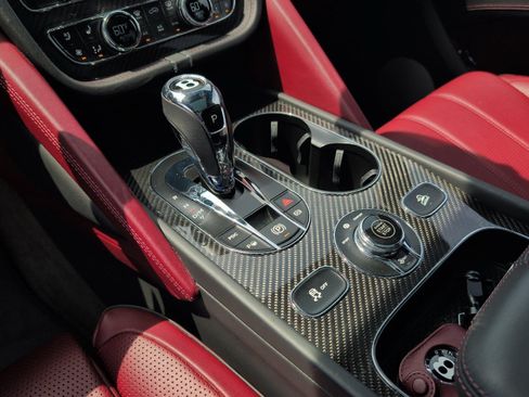 Used 2022 Bentley Bentayga AWD/4WD image 33