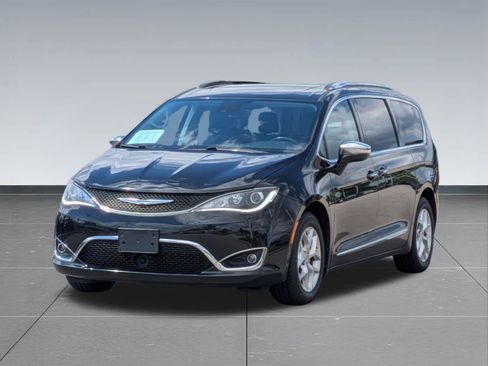 Certified 2018 Chrysler Pacifica Touring-L FWD image 10
