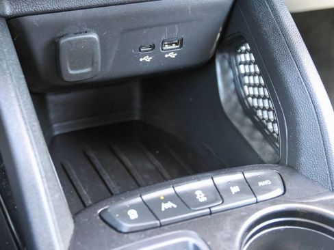 Used 2025 Chevrolet TrailBlazer LT AWD/4WD image 21