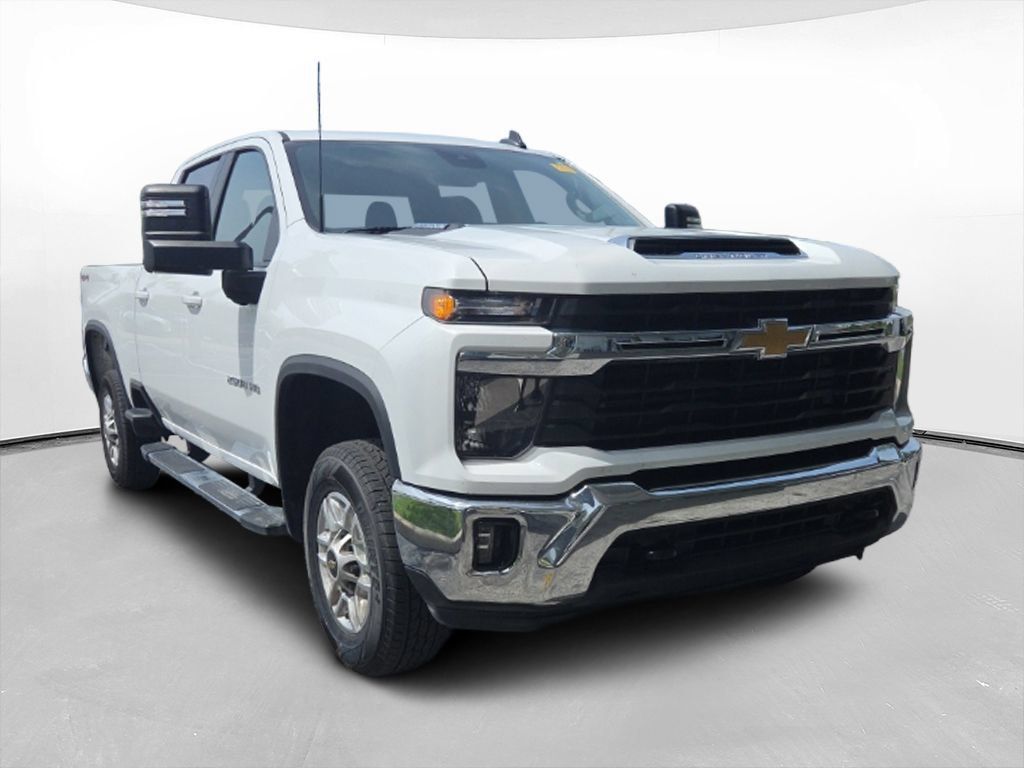 Used 2025 Chevrolet Silverado 2500 LT w/ Convenience Package AWD/4WD image 3