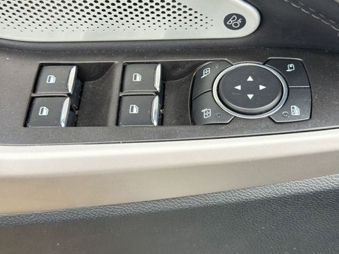 Used 2023 Ford Explorer Limited w/ Limited Technology Package image 18