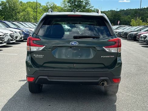Certified 2023 Subaru Forester Limited AWD/4WD image 5