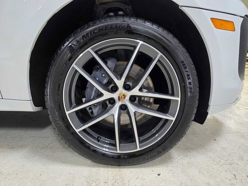 Used 2024 Porsche Macan image 9