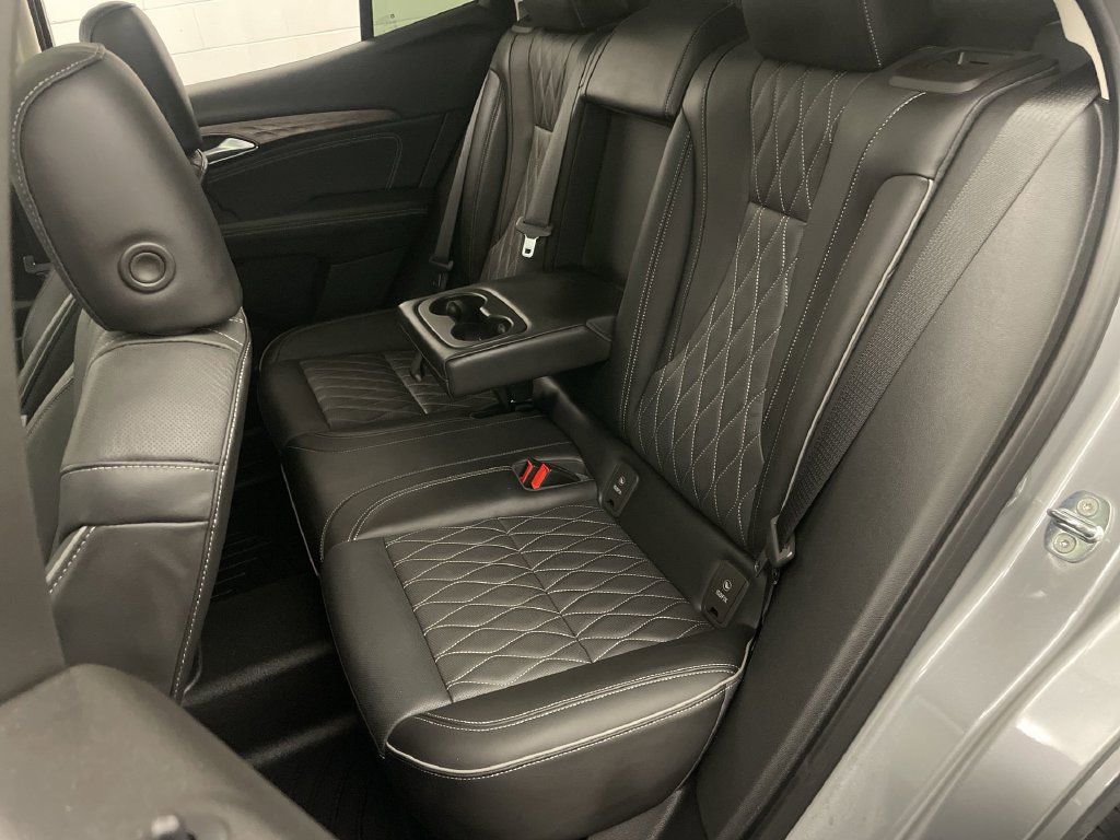 Used 2023 Buick Envision Avenir AWD/4WD image 20