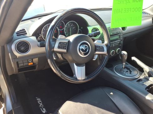 Used 2011 MAZDA MX-5 Miata Touring image 8