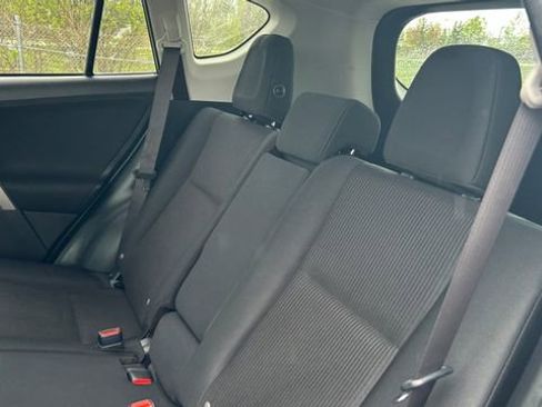 Used 2018 Toyota RAV4 LE w/ All Weather Liner Package AWD/4WD image 33