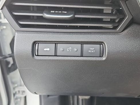 Used 2025 Nissan Altima 2.5 SV FWD image 30