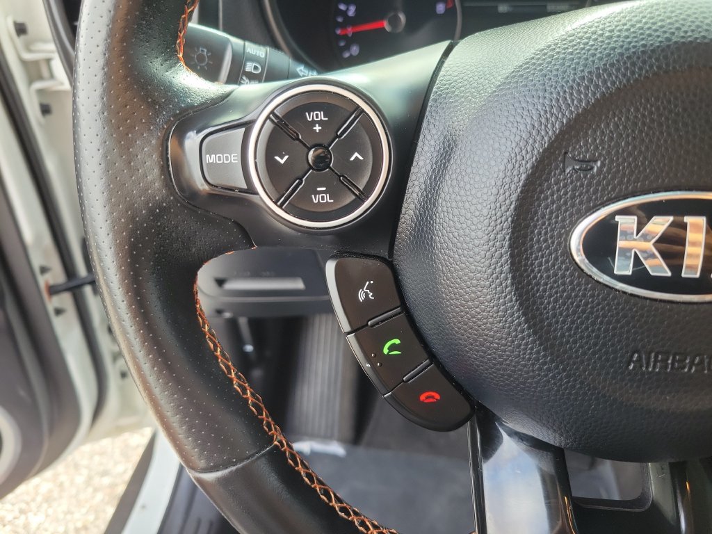 Used 2018 Kia Soul ! FWD image 19