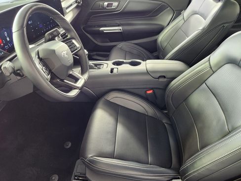 Used 2025 Ford Mustang GT Premium image 11