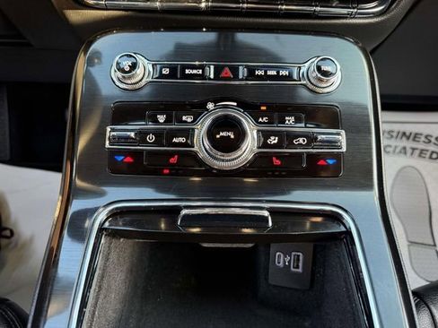 Certified 2022 Lincoln Nautilus AWD w/ Premium Package image 19