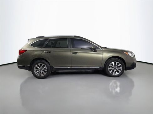 Used 2017 Subaru Outback 3.6R Touring w/ Popular Package #5A AWD/4WD image 4