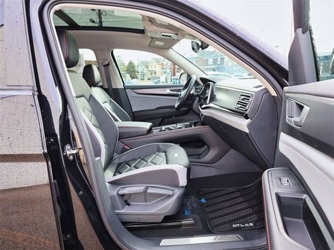 New 2026 Volkswagen Atlas Peak Edition AWD/4WD image 31