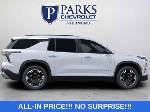 New 2027 Chevrolet Traverse LT w/ Sun and Wheel Package FWD image 8