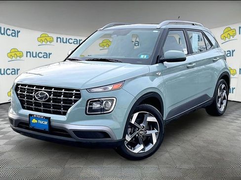 Used 2025 Hyundai Venue SEL image 12