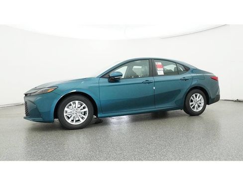 Used 2025 Toyota Camry LE FWD image 24