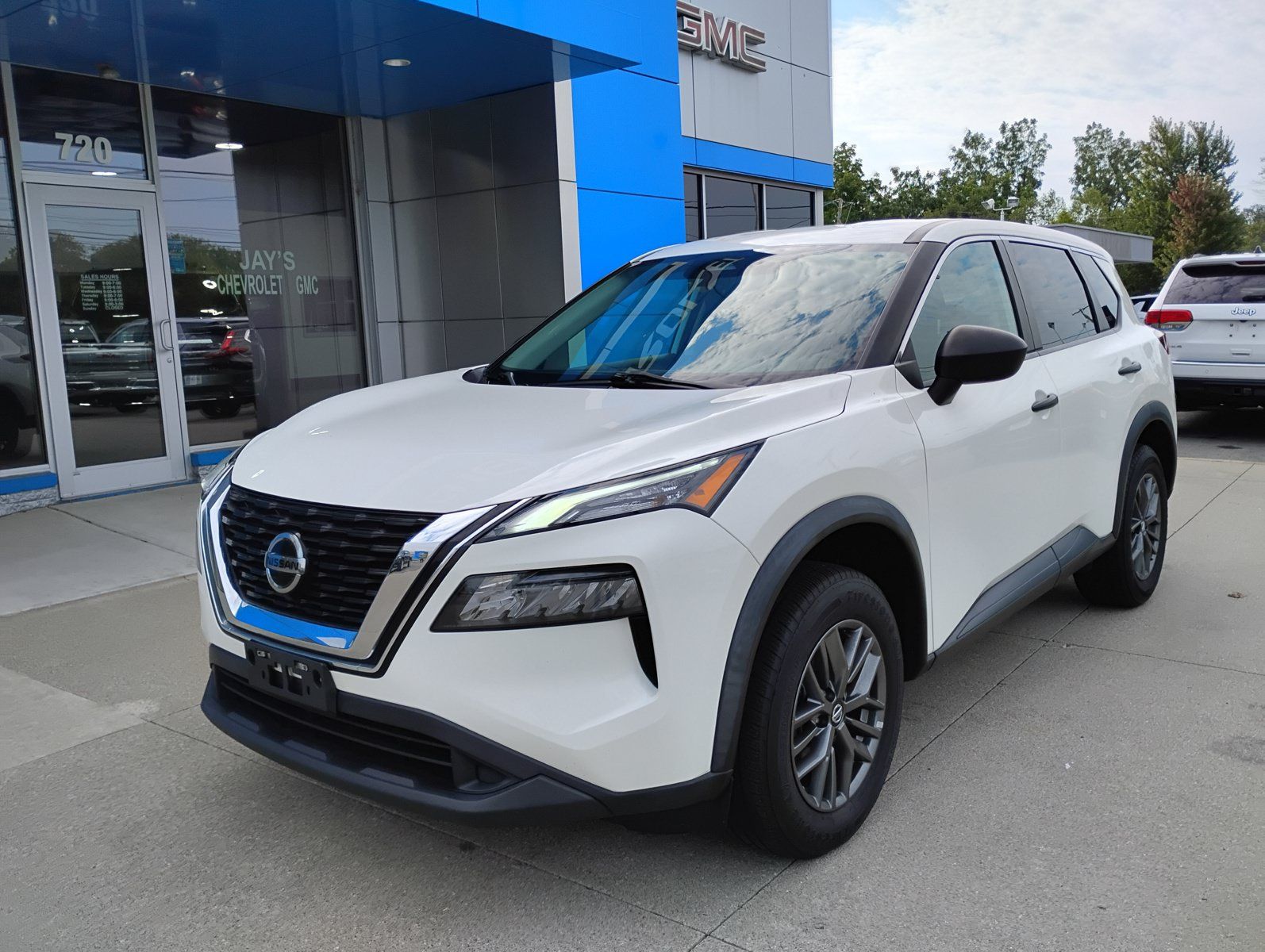 Used 2021 Nissan Rogue S AWD/4WD image 14