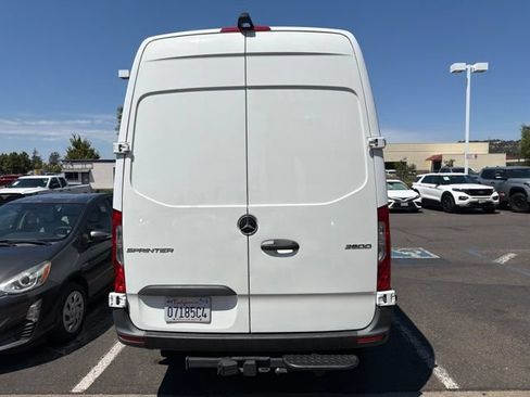 Used 2025 Mercedes-Benz Sprinter 2500 image 15