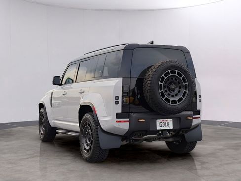 Certified 2026 Land Rover Defender 110 AWD/4WD image 7