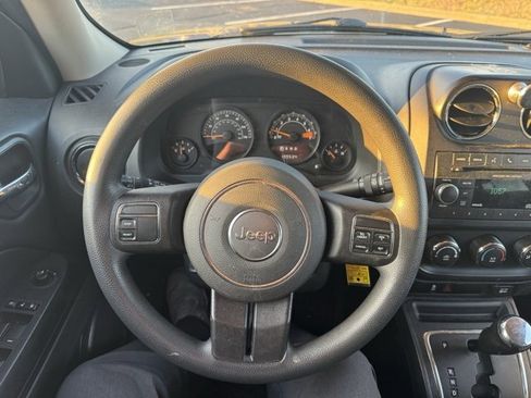 Used 2016 Jeep Patriot Sport w/ Power Value Group image 12