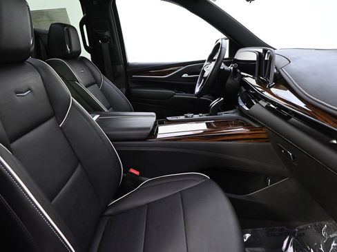 Certified 2023 Cadillac Escalade Premium Luxury image 16