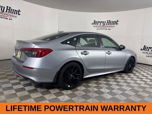 Used 2023 Honda Civic Sport image 4