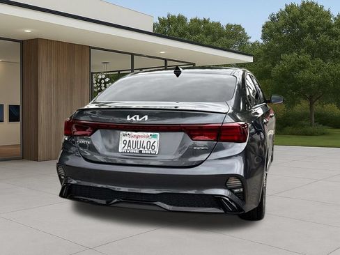 Used 2022 Kia Forte GT-Line w/ GT-Line Premium Package FWD image 9