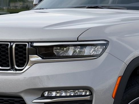 New 2025 Jeep Grand Cherokee Limited w/ Luxury Tech Group II AWD/4WD image 10