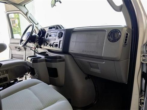 Used 2011 Ford E-150 and Econoline 150 RWD image 12
