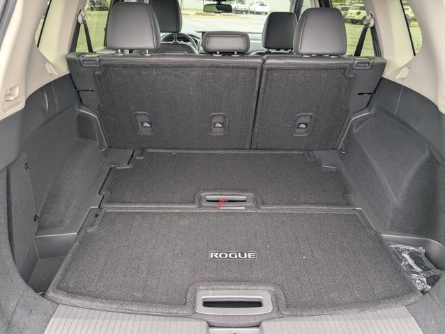 Used 2025 Nissan Rogue SL w/ SL Premium Package FWD image 13