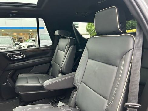 Used 2021 Chevrolet Tahoe Premier w/ Premium Package image 13