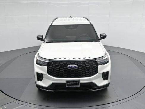 Certified 2025 Ford Explorer ST-Line w/ Premium Package image 41