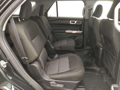 Used 2022 Ford Explorer XLT image 19