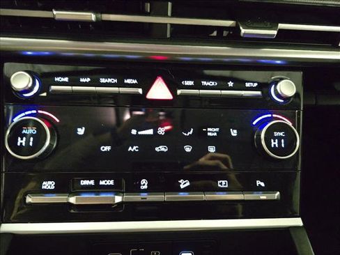 Used 2025 Hyundai Santa Fe SEL image 24