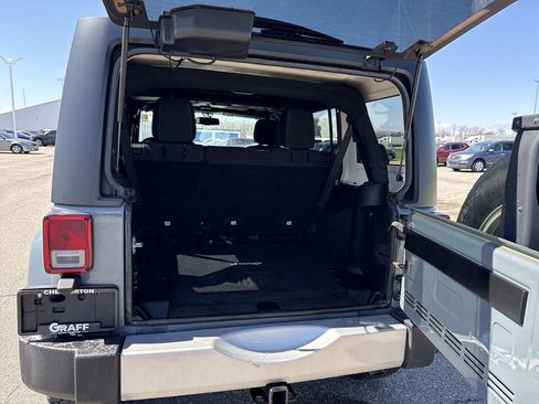 Used 2015 Jeep Wrangler Unlimited Sahara w/ Dual Top Group image 20