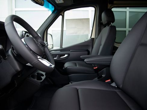 New 2026 Mercedes-Benz Sprinter 2500 image 13