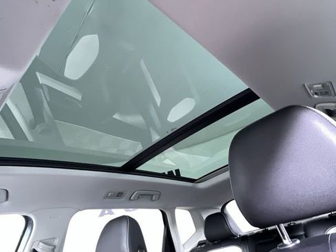 Used 2025 Volkswagen Taos SEL image 22