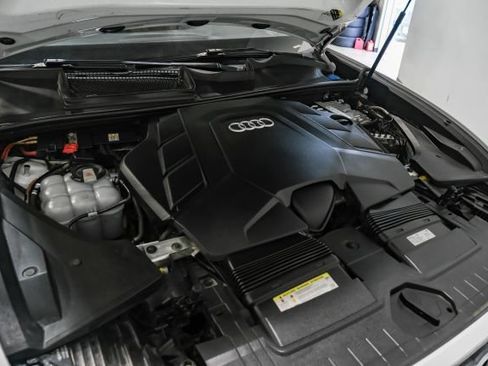 Used 2019 Audi Q8 Premium Plus w/ Premium Plus AWD/4WD image 45