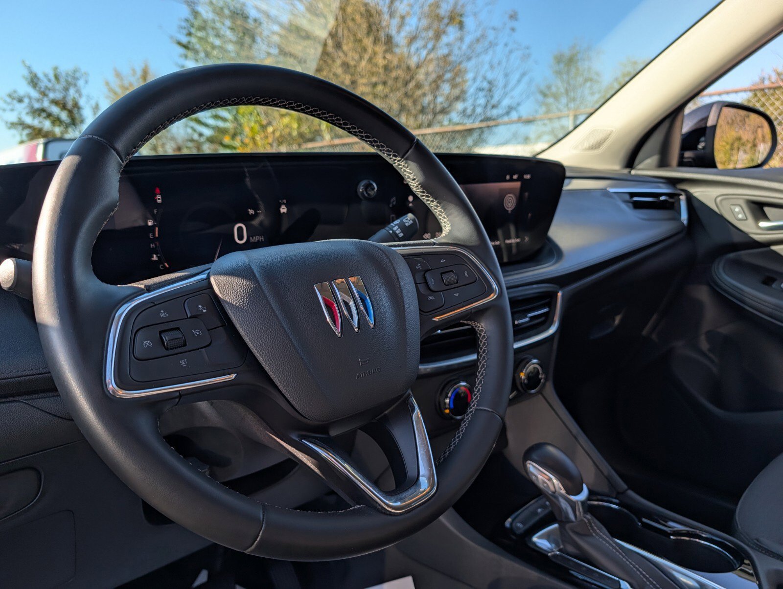 Used 2024 Buick Encore GX Preferred FWD image 28