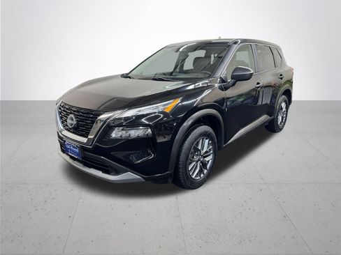 Used 2023 Nissan Rogue S AWD/4WD image 2