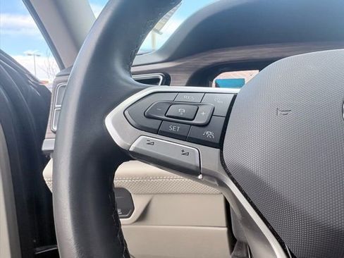 Used 2024 Volkswagen Atlas SEL Premium R-Line image 13