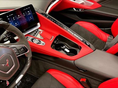 Used 2024 Chevrolet Corvette Z06 RWD image 16