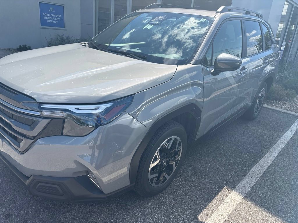 Used 2025 Subaru Forester Premium w/ Convenience Package #1 AWD/4WD image 1