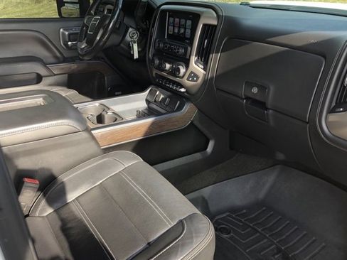 Used 2017 GMC Sierra 3500 Denali w/ Duramax Plus Package image 18