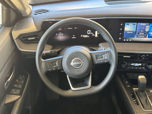 Used 2026 Nissan Kicks SV w/ Cold Weather Package FWD image 27