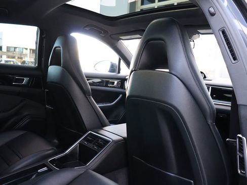 Used 2017 Porsche Panamera image 35