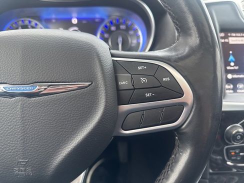 Used 2020 Chrysler 300 Limited image 25